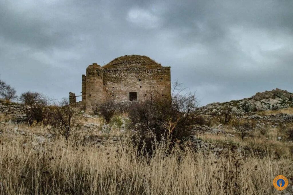 Akrocorinthos, the biggest ancient fortress of the Peloponnese. - Gastronomy Tours akrokorinthos 1 1 copy orig 1 - Gastronomy Tours
